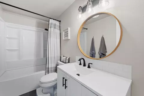 Bath - 66511 Ponderosa Loop, Bend, OR 97703 photo 1 of 2