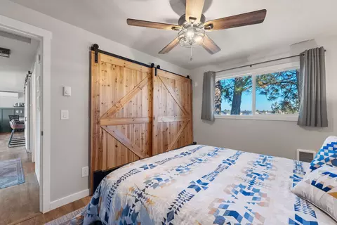 Bedroom - 66511 Ponderosa Loop, Bend, OR 97703 photo 2 of 8