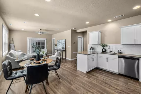 3470 NW 7th St, Redmond, OR 97756