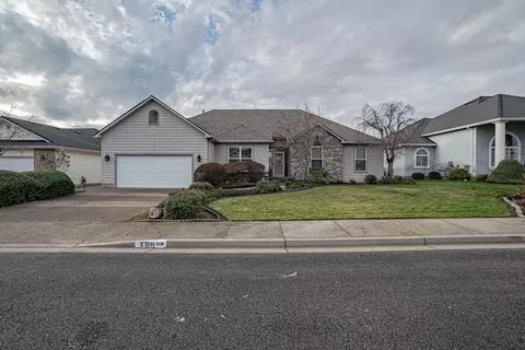 198 Prairie Landing Dr, Eagle Point, OR 97524