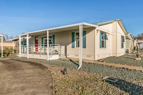 93 Northridge Ter #SPC 37, Medford, OR 97501