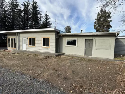 21430 Highway 20, Bend, OR 97701 photo 4