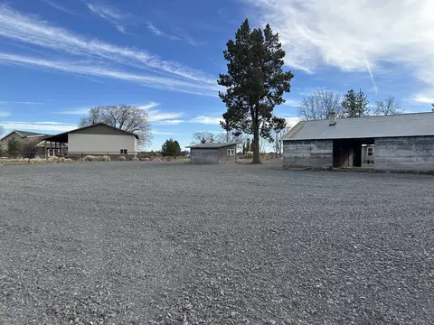 21430 Highway 20, Bend, OR 97701 photo 11