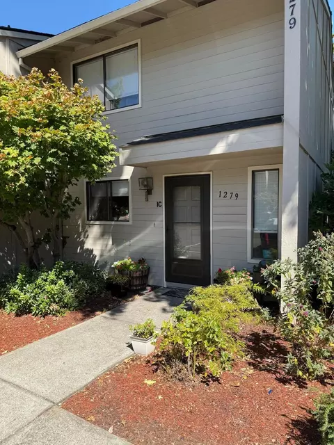 1279 Maple Leaf Ct #1C, Medford, OR 97504