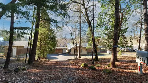 801 Old Ferry Rd, Shady Cove, OR 97539