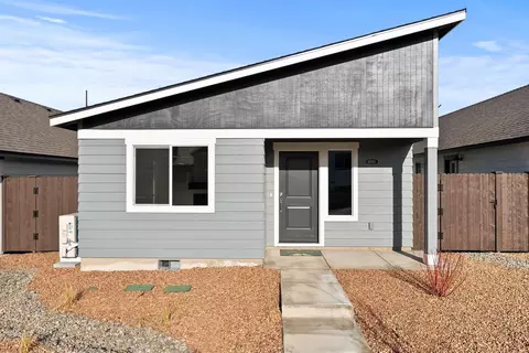 4083 SW Obsidian Pl #151, Redmond, OR 97756