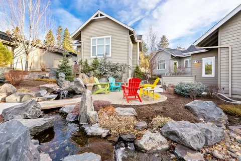 1913 NW Monterey Mews # 8, Bend, OR 97703