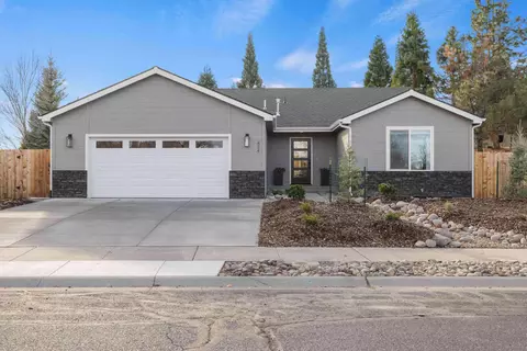 824 Quail Park Cir, Klamath Falls, OR 97601