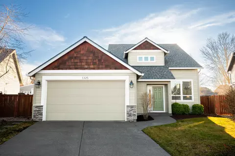 1325 NW 16th Ct, Redmond, OR 97756
