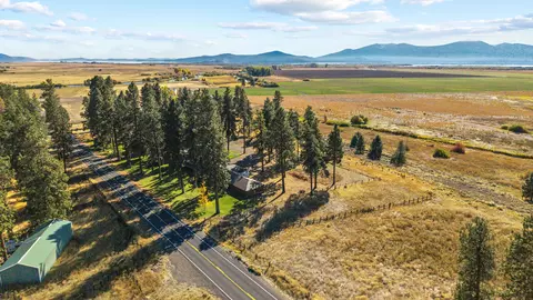View/Area - 32486 Modoc Point Rd, Chiloquin, OR 97624 photo 5 of 11