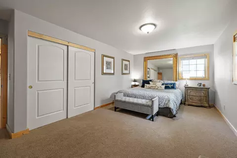 Bedroom - 32486 Modoc Point Rd, Chiloquin, OR 97624 photo 5 of 15