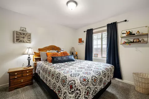 Bedroom - 32486 Modoc Point Rd, Chiloquin, OR 97624 photo 9 of 15