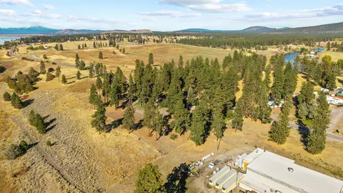 View/Area - 32486 Modoc Point Rd, Chiloquin, OR 97624 photo 8 of 11