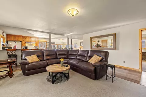 Living - 32486 Modoc Point Rd, Chiloquin, OR 97624 photo 10 of 14