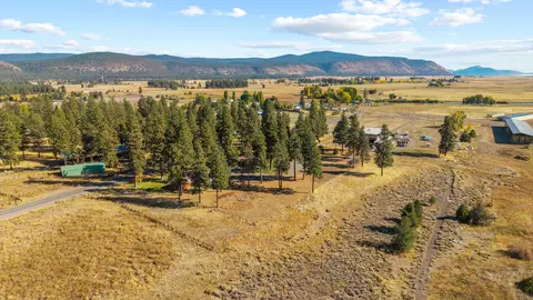 View/Area - 32486 Modoc Point Rd, Chiloquin, OR 97624 photo 3 of 11