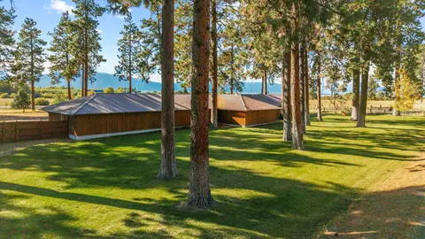 Exterior - 32486 Modoc Point Rd, Chiloquin, OR 97624 photo 12 of 45