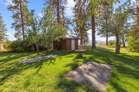 Exterior - 32486 Modoc Point Rd, Chiloquin, OR 97624 photo 26 of 45