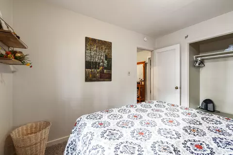 Bedroom - 32486 Modoc Point Rd, Chiloquin, OR 97624 photo 10 of 15
