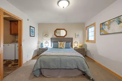 Bedroom - 32486 Modoc Point Rd, Chiloquin, OR 97624 photo 7 of 15