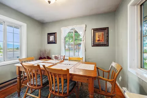 Dining - 32486 Modoc Point Rd, Chiloquin, OR 97624 photo 5 of 5