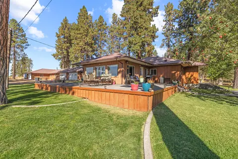 Exterior - 32486 Modoc Point Rd, Chiloquin, OR 97624 photo 2 of 45