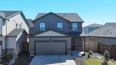 21220 SE Pelee Dr, Bend, OR 97702