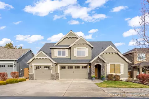 20870 Golden Gate Pl, Bend, OR 97702