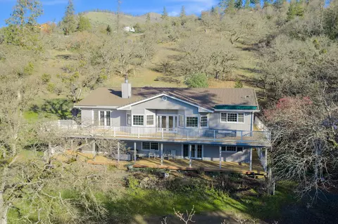 1979 Upper Applegate Rd, Jacksonville, OR 97530