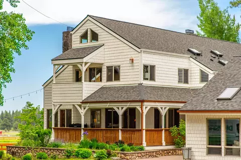 60359 Arnold Market Rd, Bend, OR 97702