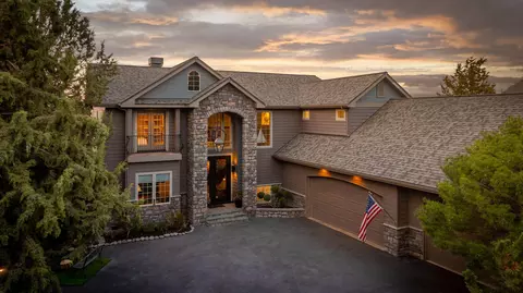 3209 NW Fairway Heights Dr, Bend, OR 97703