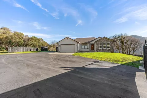 1401 7th Ave, Gold Hill, OR 97525