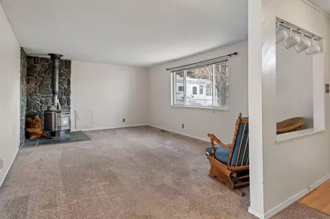 Living - 62946 Florence Dr, Bend, OR 97701 photo 1 of 2