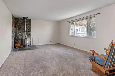 Living - 62946 Florence Dr, Bend, OR 97701 photo 2 of 2
