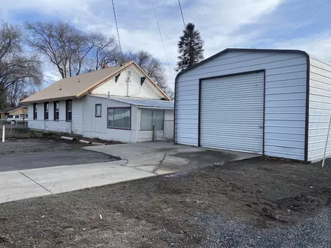 332 N Madison St, Merrill, OR 97633