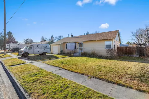 639 NW 8th St, Redmond, OR 97756