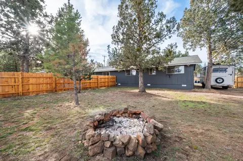 Exterior - 546 SE Centennial St, Bend, OR 97702 photo 8 of 8