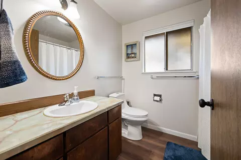 Bath - 546 SE Centennial St, Bend, OR 97702 photo 1 of 1
