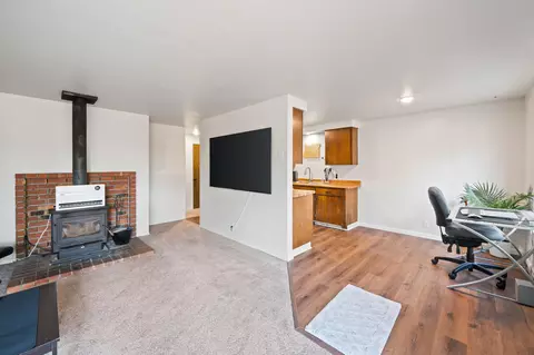 Living - 546 SE Centennial St, Bend, OR 97702 photo 2 of 3