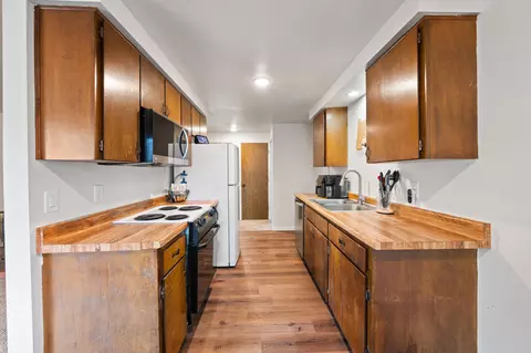 Kitchen - 546 SE Centennial St, Bend, OR 97702 photo 1 of 7