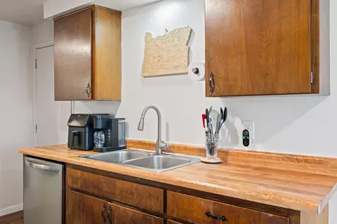 Kitchen - 546 SE Centennial St, Bend, OR 97702 photo 3 of 7