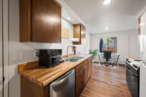 Kitchen - 546 SE Centennial St, Bend, OR 97702 photo 6 of 7