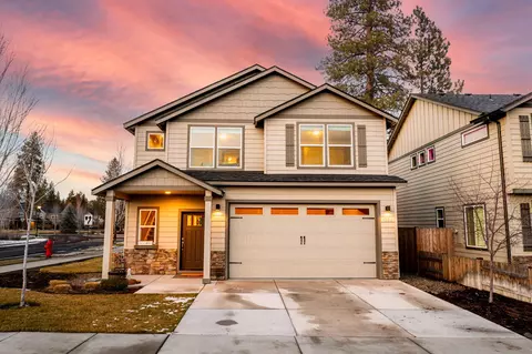 1324 W Hill Ave, Sisters, OR 97759