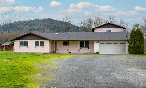 2453 Stringer Gap Rd, Grants Pass, OR 97527