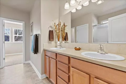 Entry Way - 19556 Sager Loop, Bend, OR 97702 photo 1 of 4