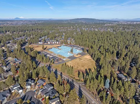 View/Area - 19556 Sager Loop, Bend, OR 97702 photo 7 of 12