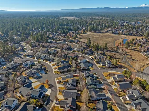 View/Area - 19556 Sager Loop, Bend, OR 97702 photo 3 of 12