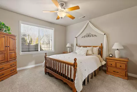 Bedroom - 19556 Sager Loop, Bend, OR 97702 photo 1 of 4