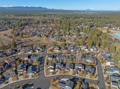 View/Area - 19556 Sager Loop, Bend, OR 97702 photo 2 of 12
