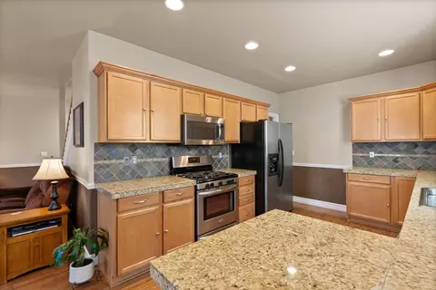 Kitchen - 19556 Sager Loop, Bend, OR 97702 photo 2 of 4