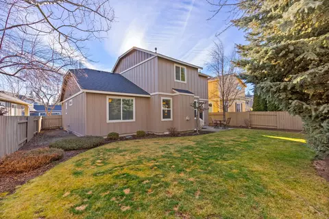 Exterior - 19556 Sager Loop, Bend, OR 97702 photo 5 of 14